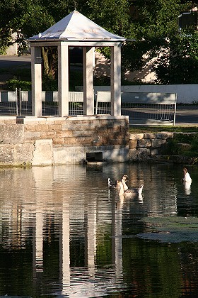 brunnen_gaeulsbach_2010_01-h420px.jpg